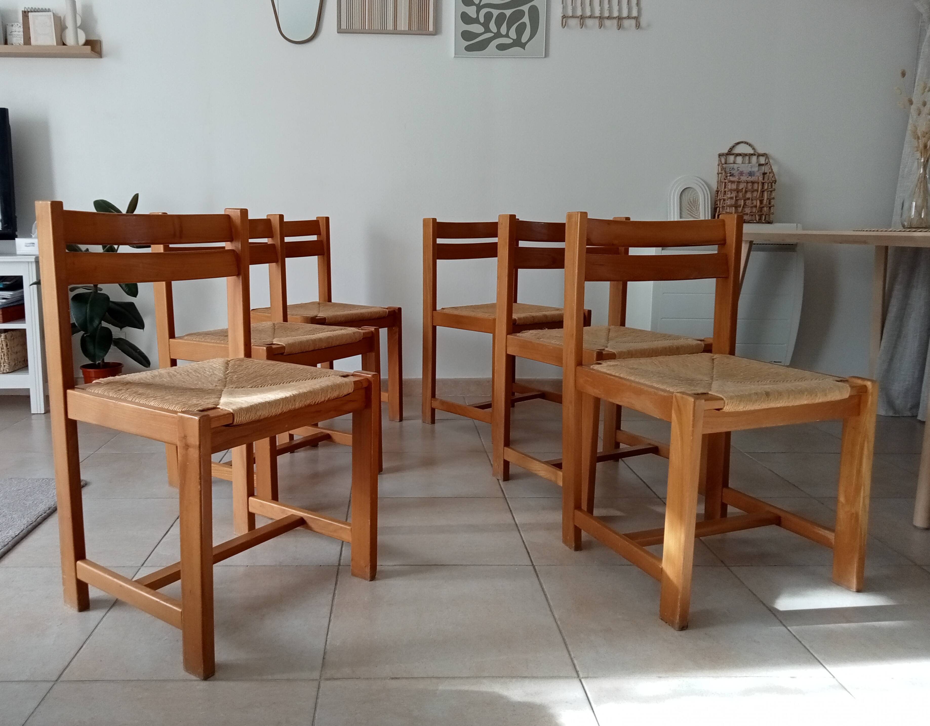 Set of 2 vintage chairs in solid elm and rush in the style of Regain/Asserbo.