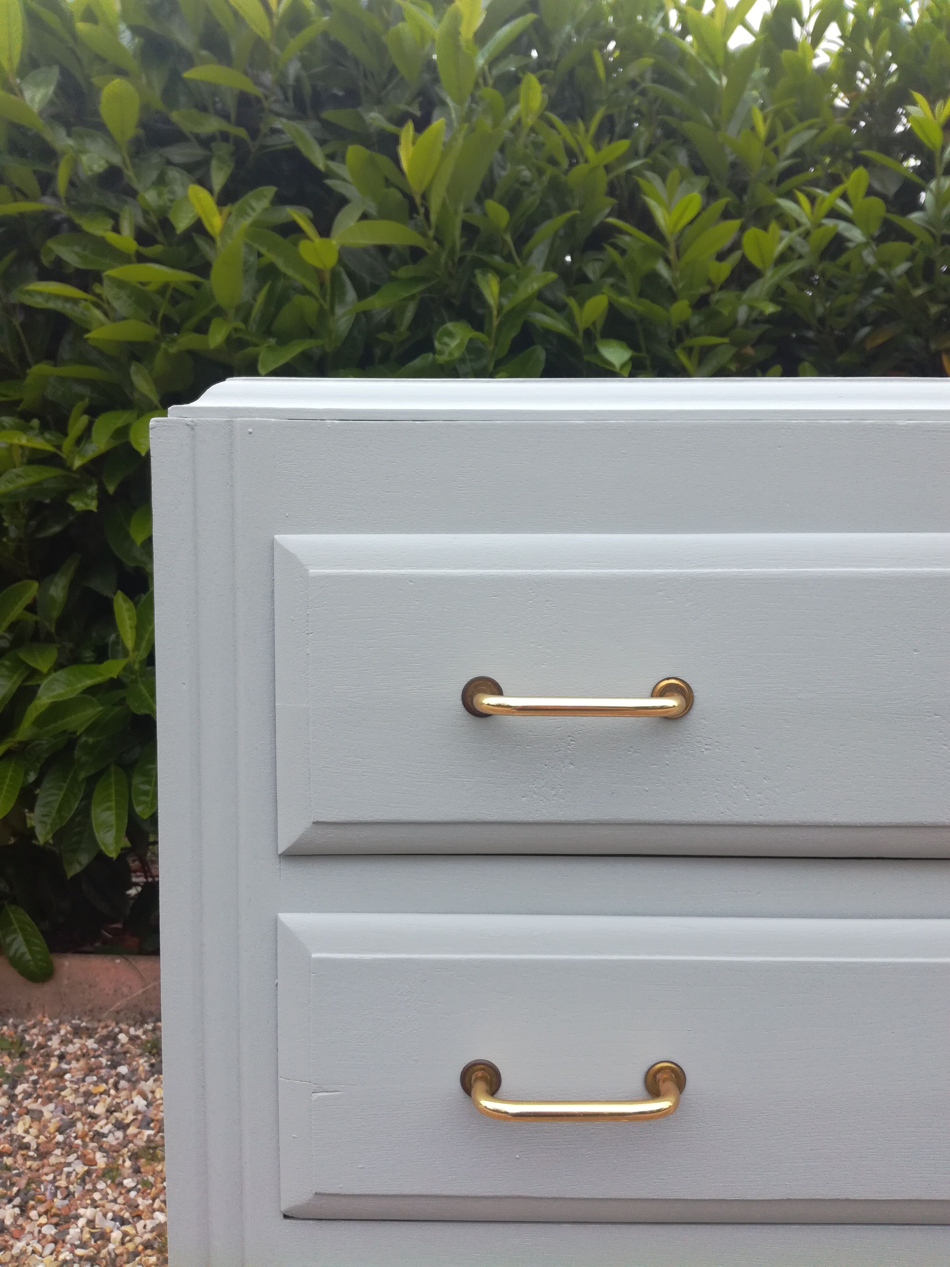 Chest of drawerscompass feet