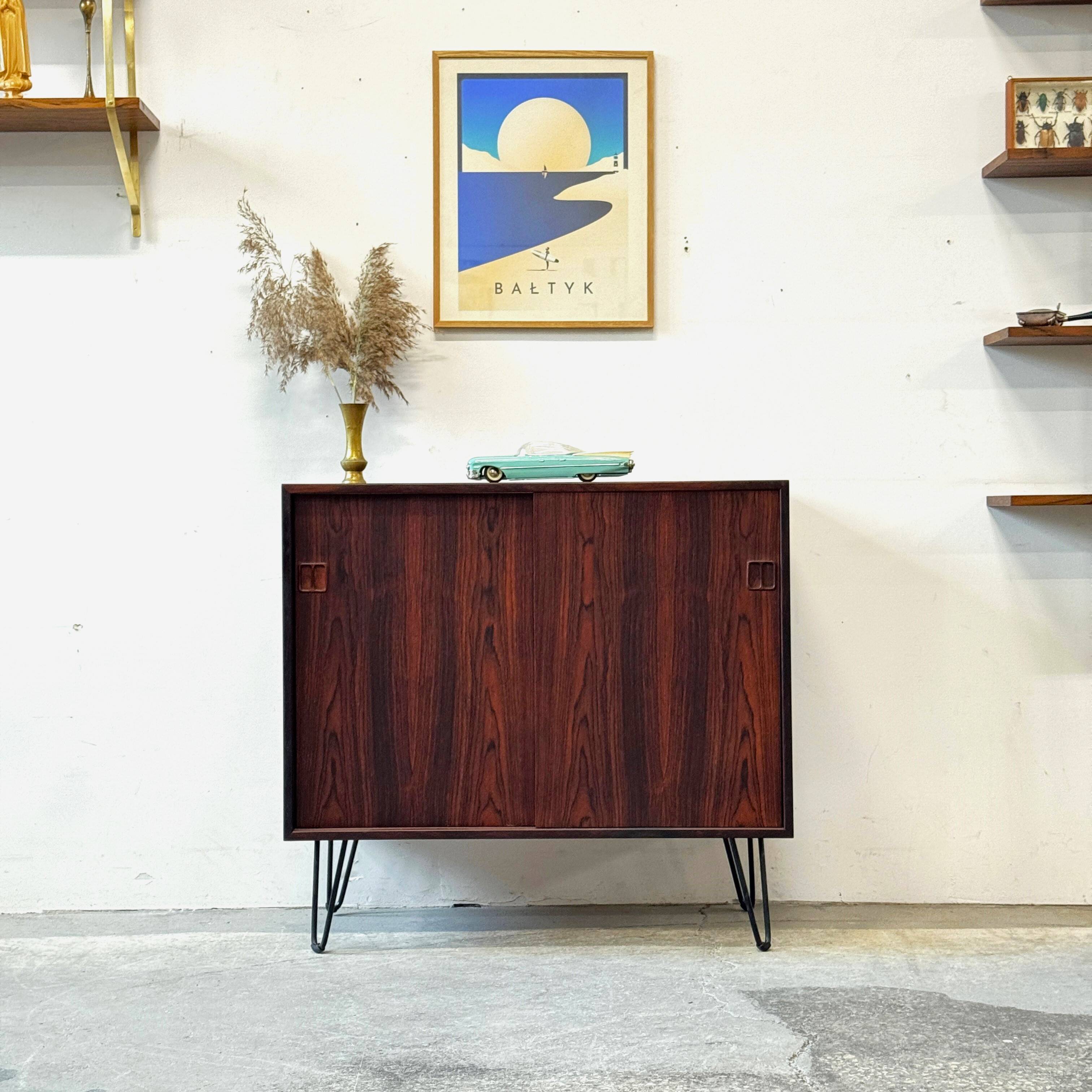 Rosewood Cabinet, Denmark 1960s/1970s, VNTG, Mid-C Modern