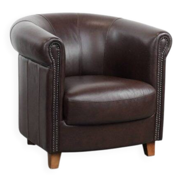 Club Armchair in Very Good Condition Made of Cowhide in English Style