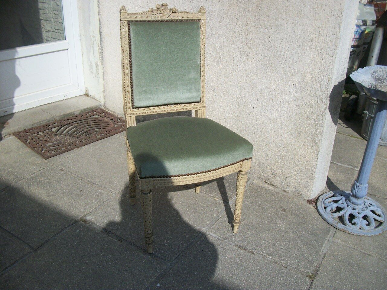 Salon lacquered cream style LXVI