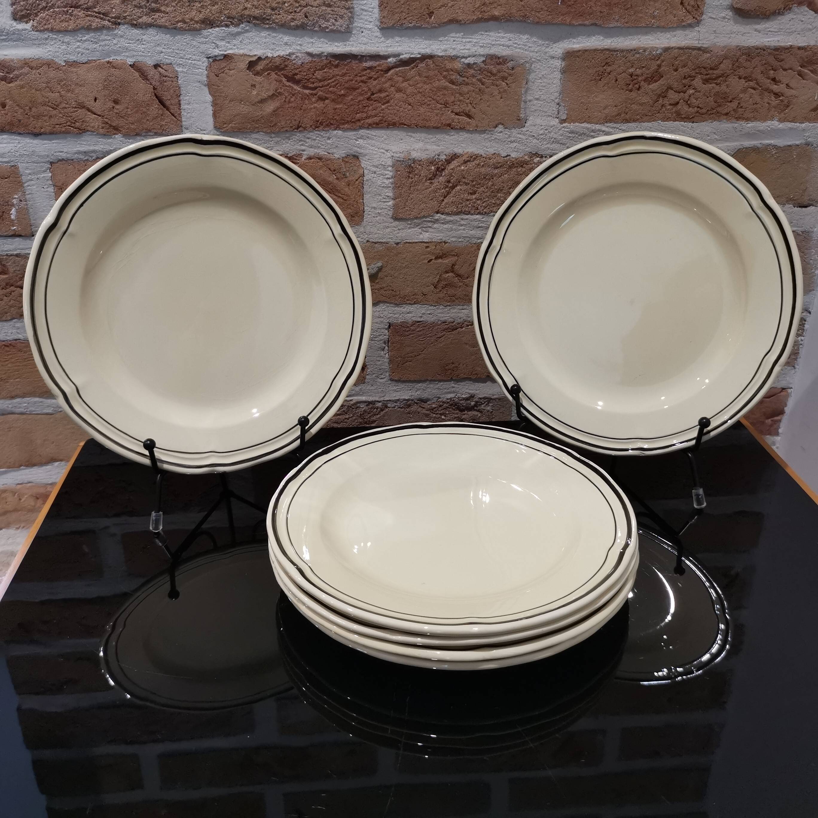6 assiettes à desserts vintage écru liseré doré porcelaine Niderviller modèle Amiens