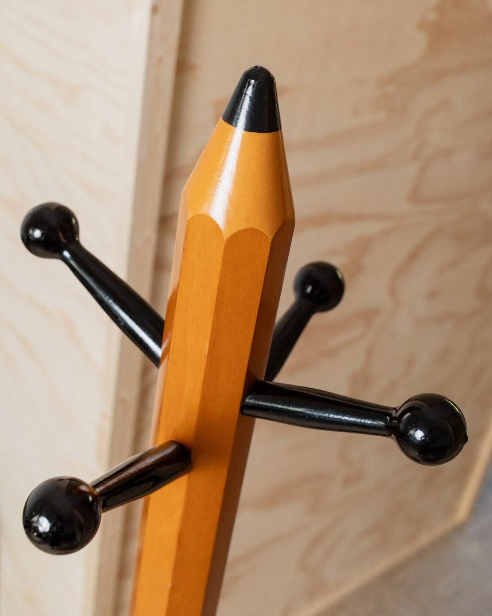 Orange wood Memphis-style Pencil Coat Rack, XL vintage 1980s, Italy by Artema