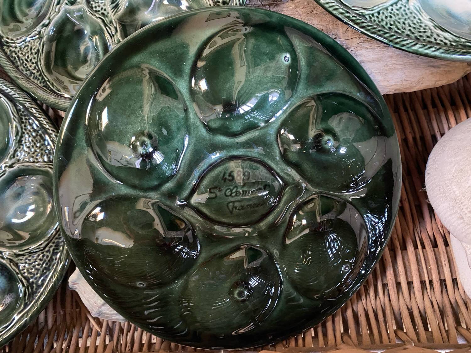 Set of 2 Saint Clément oyster plates in slip