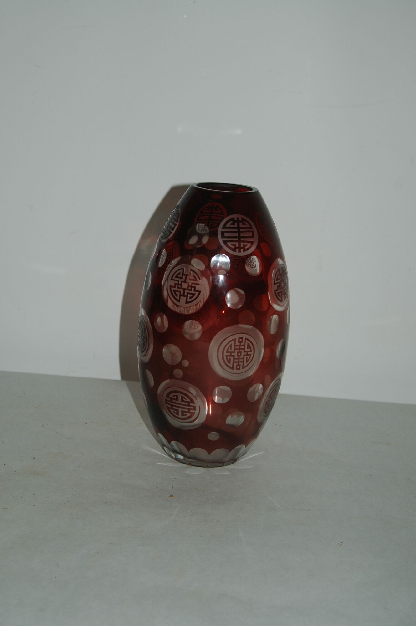 vase cut glass or bohemian crystal Chinese decoration Chinese glass