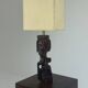 Lampe de table sculpturale en bois sculpté à la main par Gianni Pinna