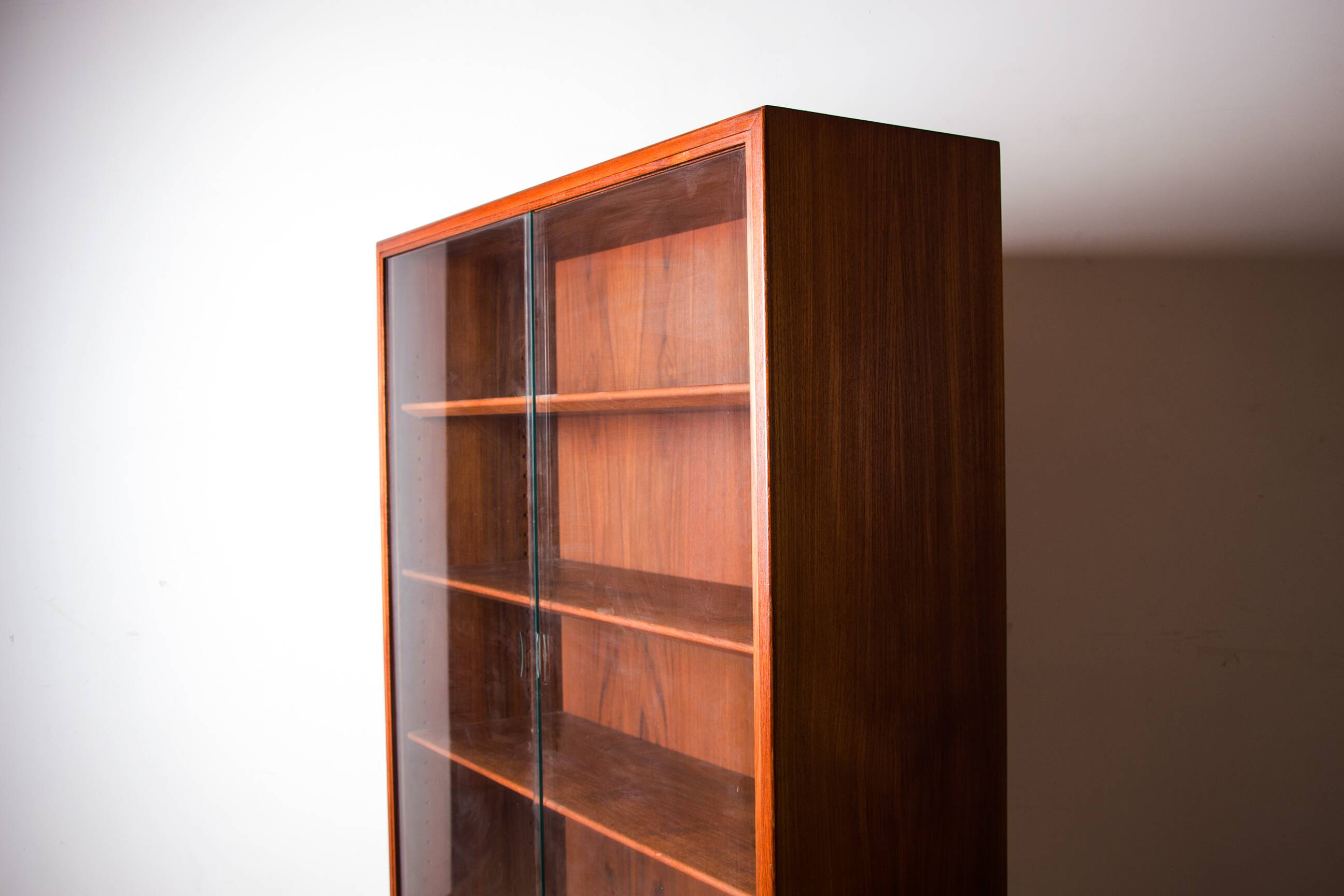 Danish Teak Bookcase, Showcase by Borge Mogensen for Soborg Mobelfabrik 1960.