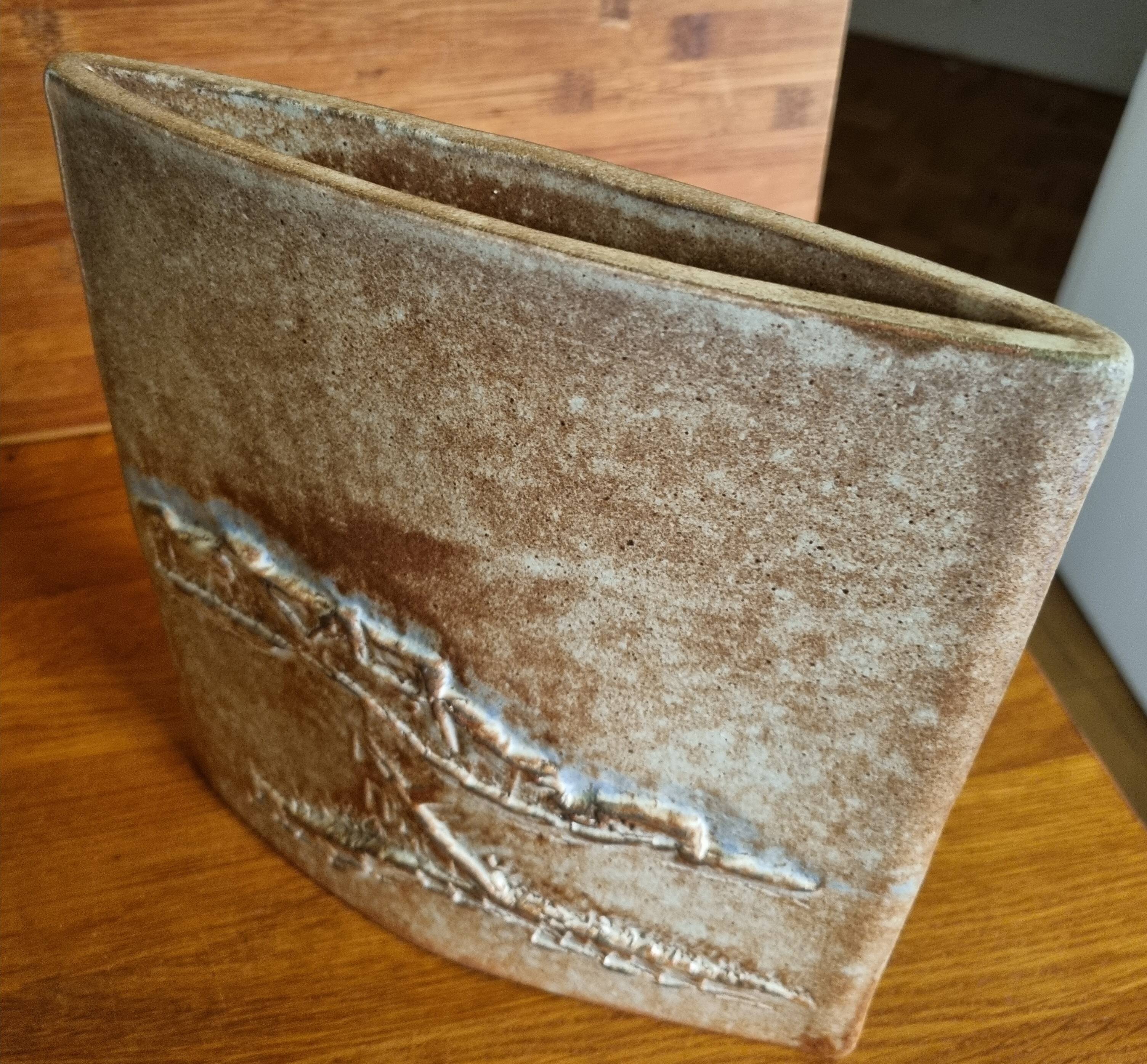 Grand vase en céramique artisanale forme oblongue