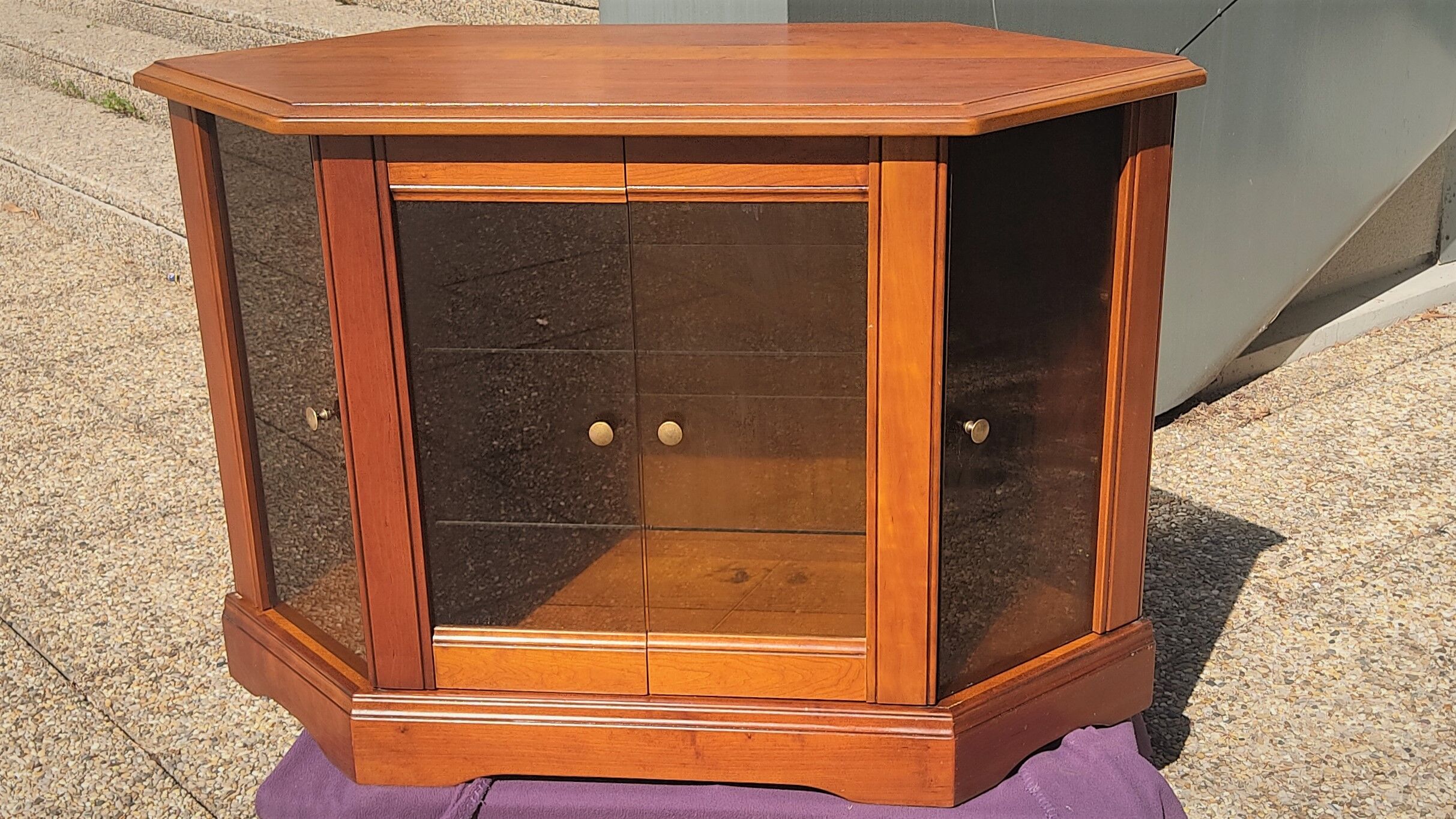 Showcase furniture, signed Ernest Ménard, Cherry, 4 glass shelving doors, Diamond shape