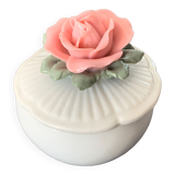 Boîte à bijoux avec une rose