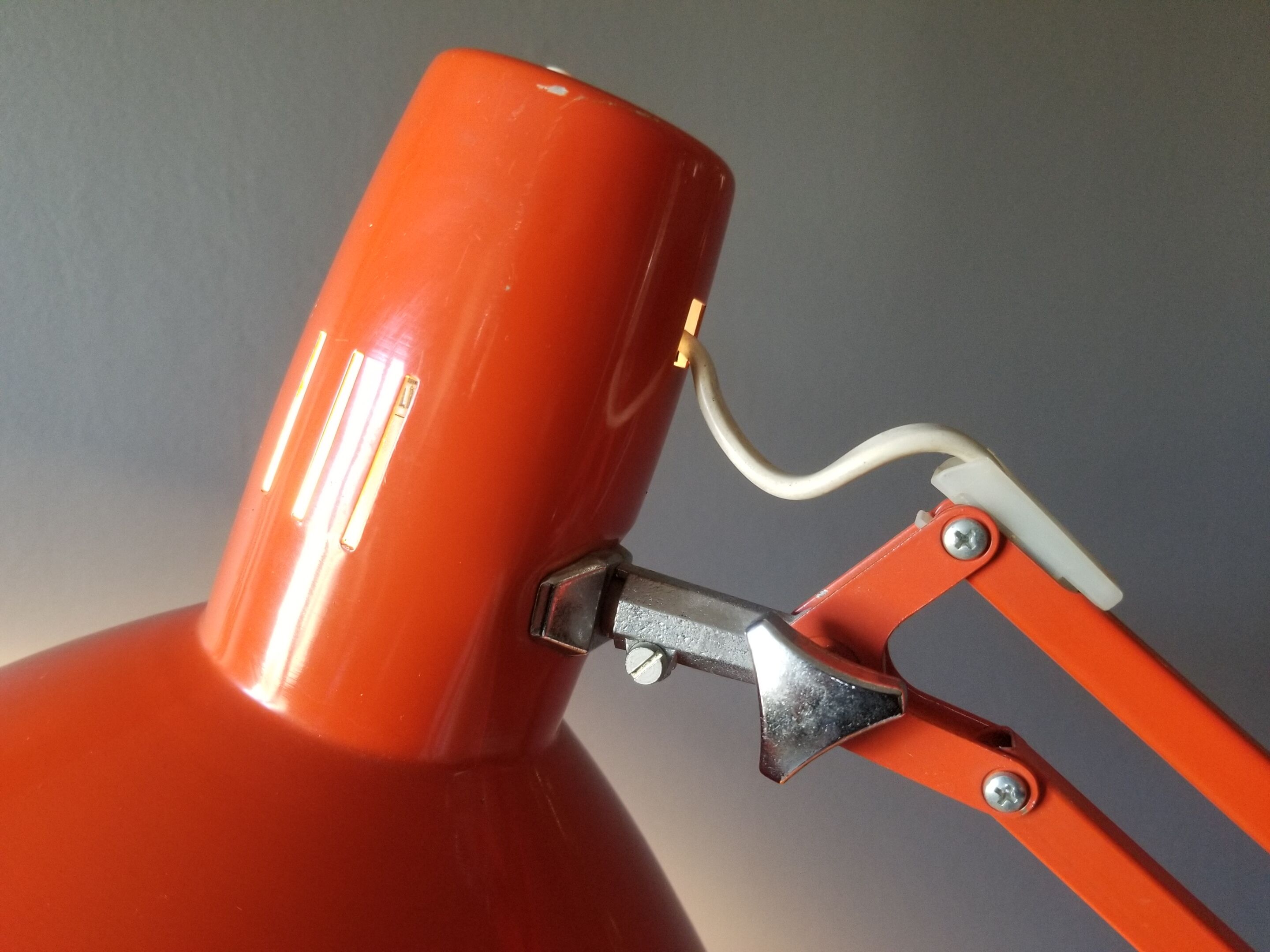 Ledu's vintage architect's lamp in orange sheet metal - 1960s