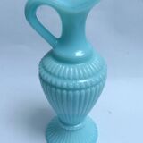 Trianon vase in opaline