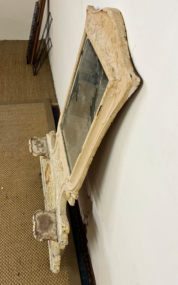 Miroir de fontaine de métro art nouveau