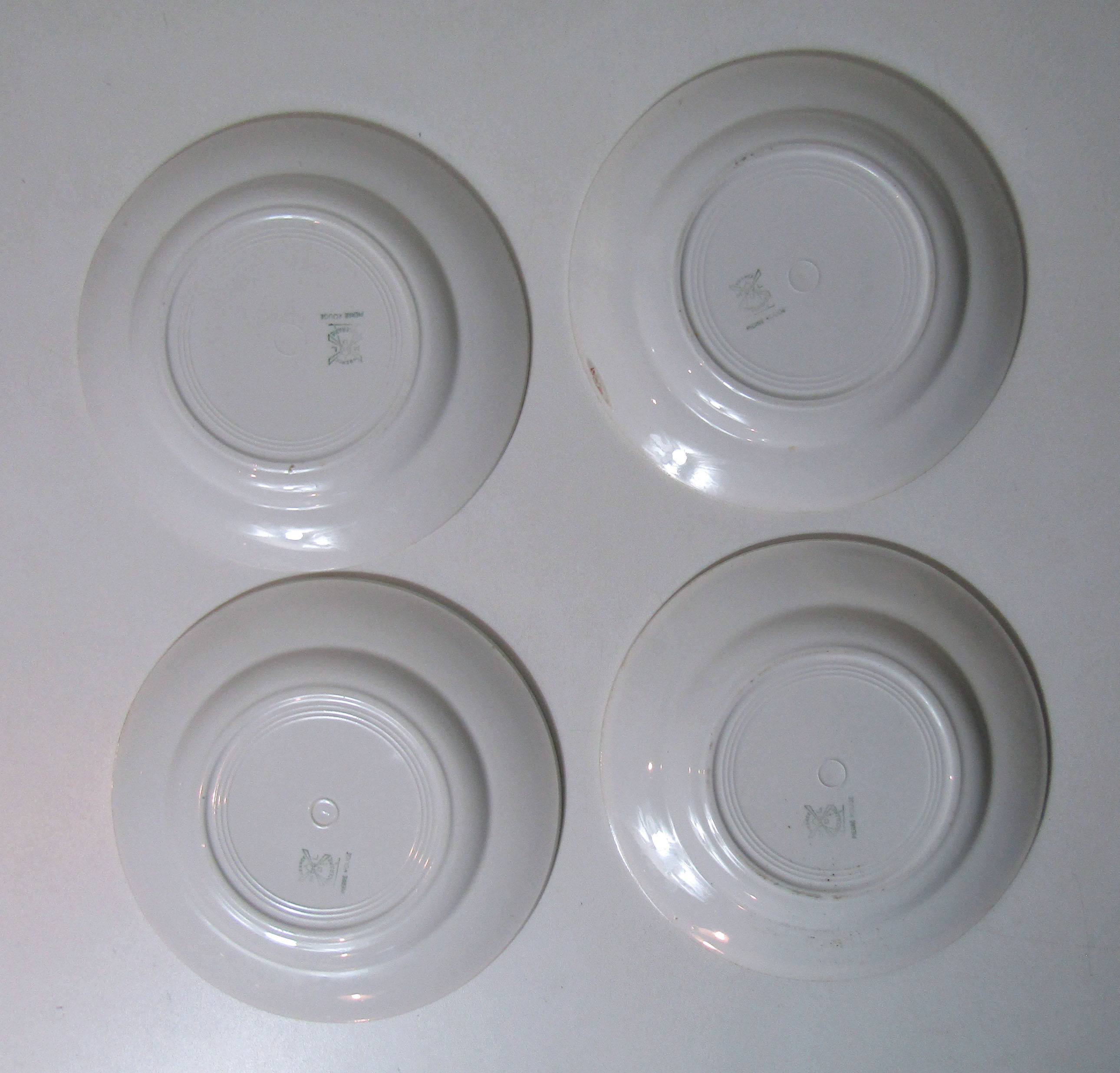 8 flat plates Moulin des Loups model red stone