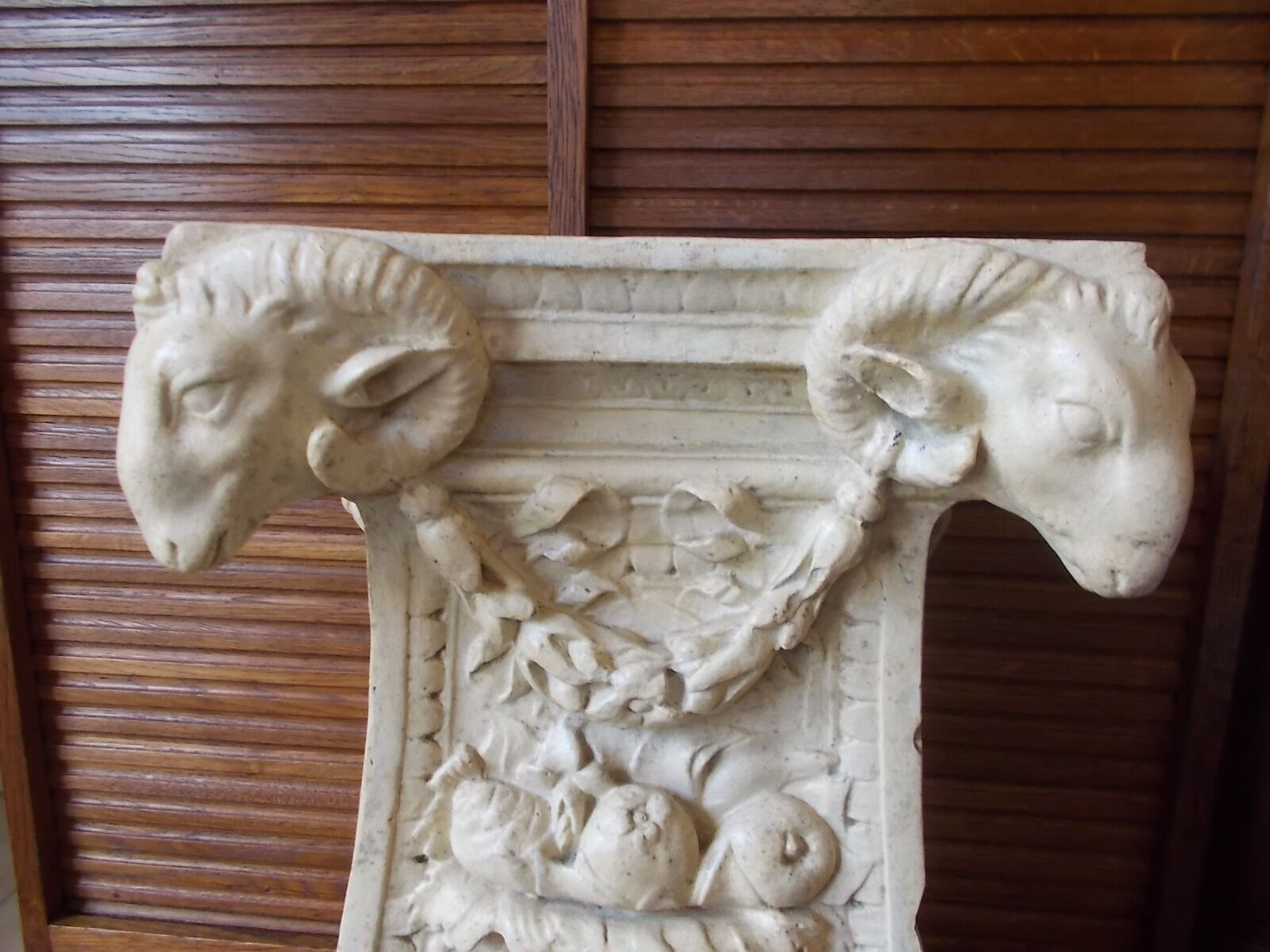 Column pedestal ram heads
