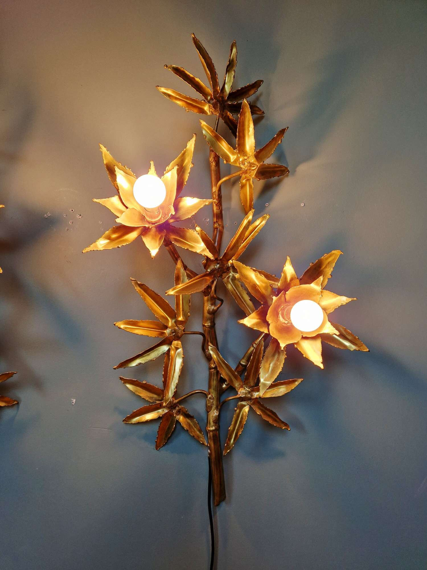 Large pair of brass wall sconces, Maison Jansen, 1960-70.