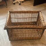 Large basket, rattan basket, old wicker linen basket