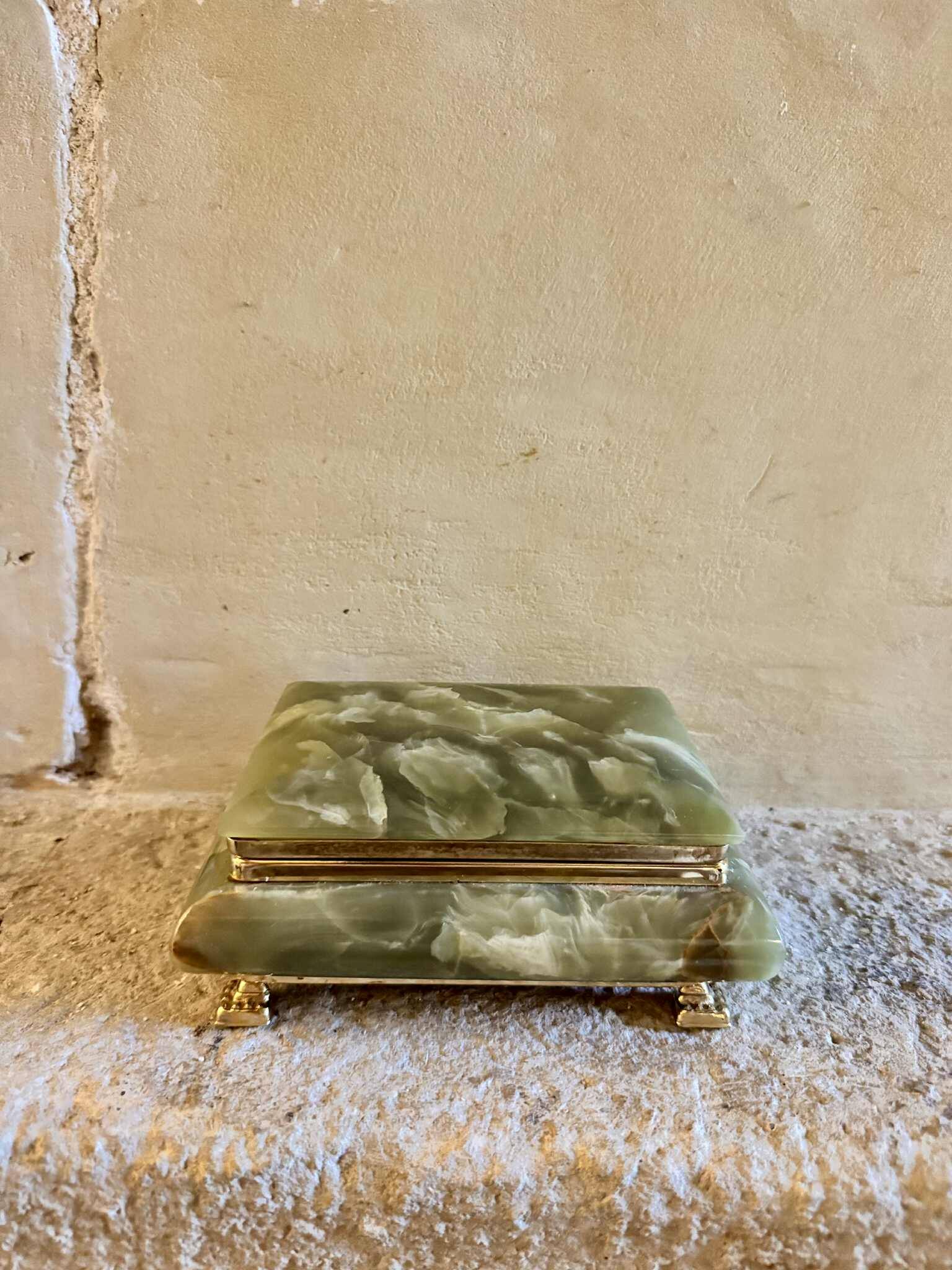 Onyx catchall box from the 1960s, vintage Italy.