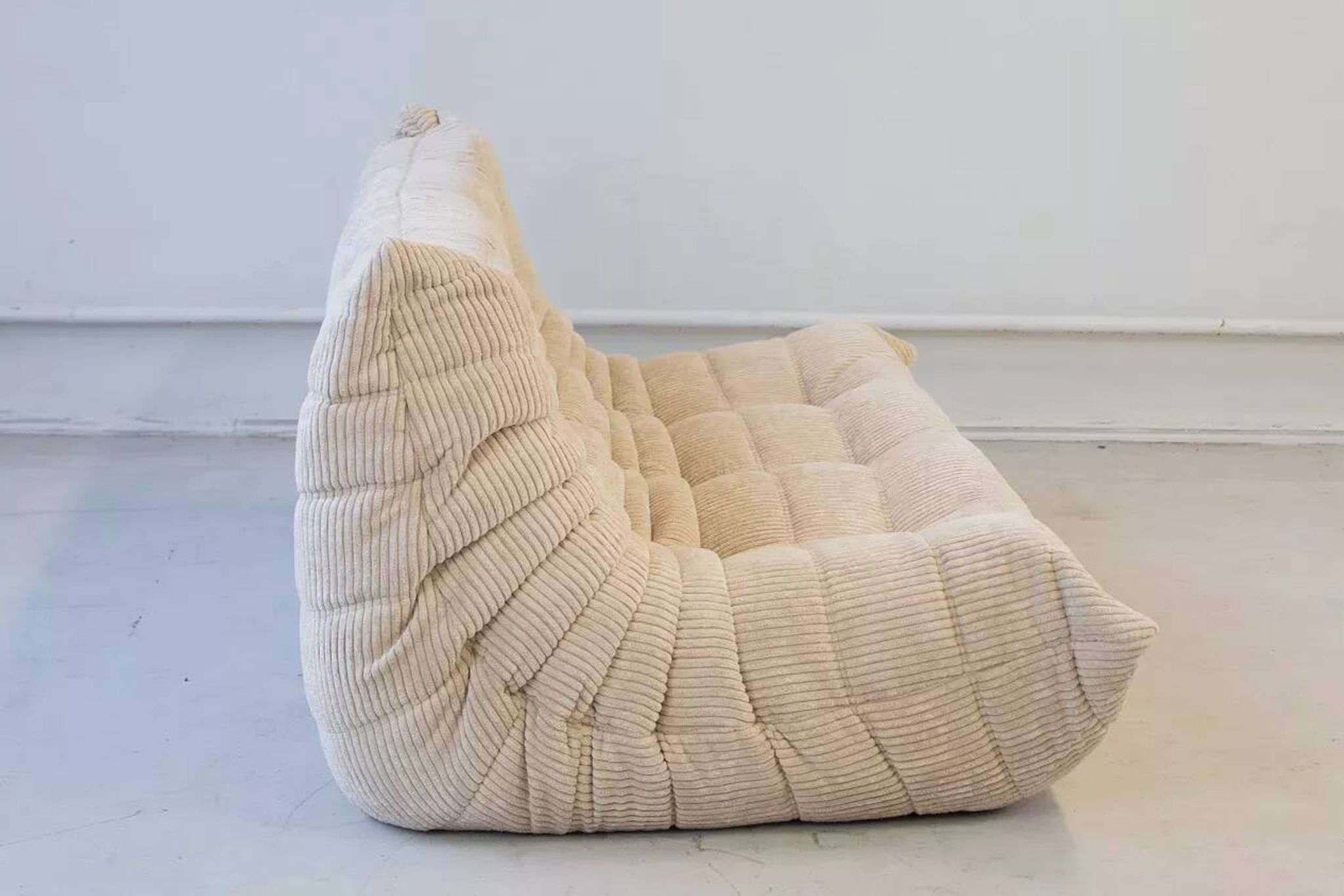 Canapé Togo conçu par Michel Ducaroy en 1973
