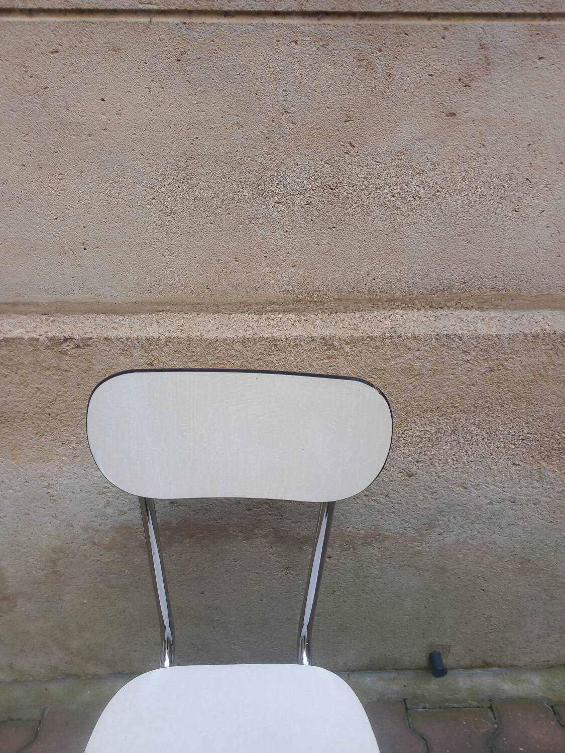 Chaise en formica