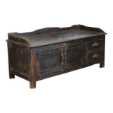 Low storage cabinet