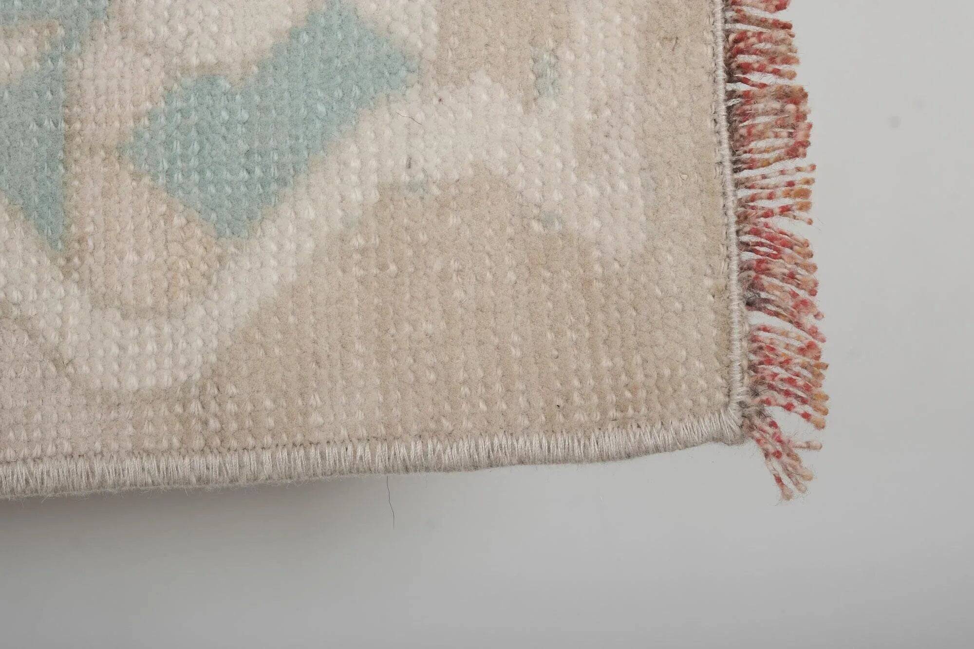 Vintage Turkish handmade rug 168x271 cm