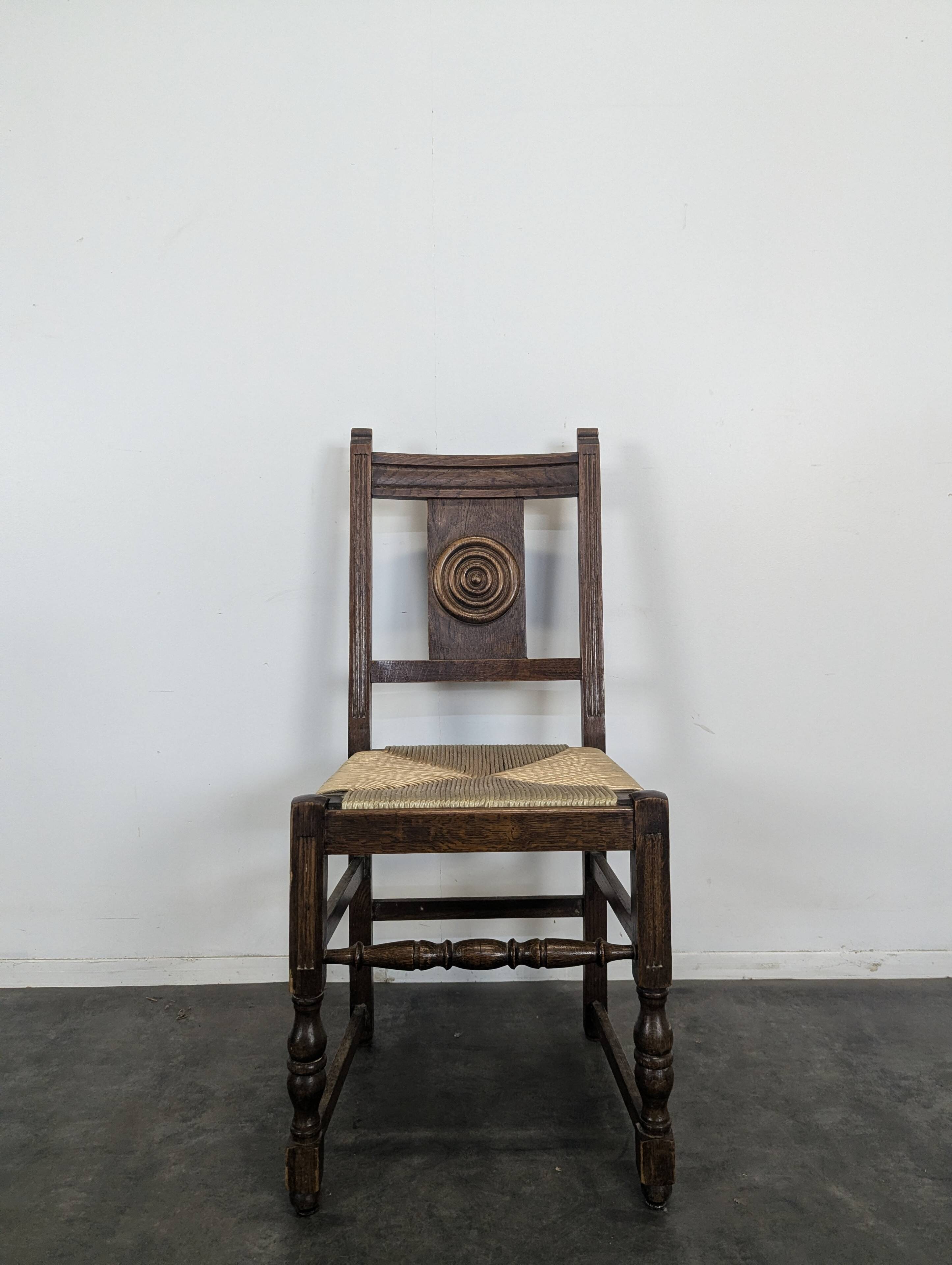 Série de 6 chaises en chêne dans l'esprit de Dudouyt
