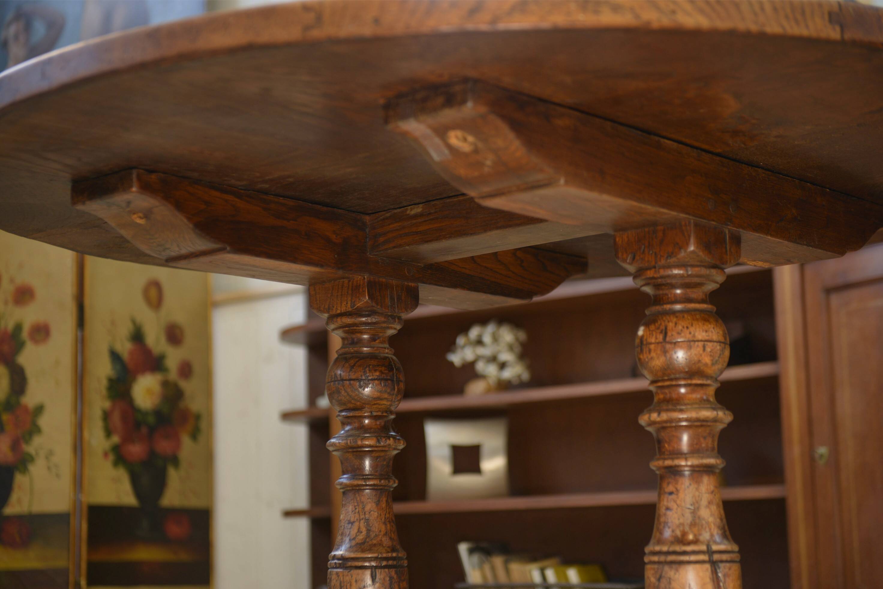 Table circulaire en chêne début 20ème