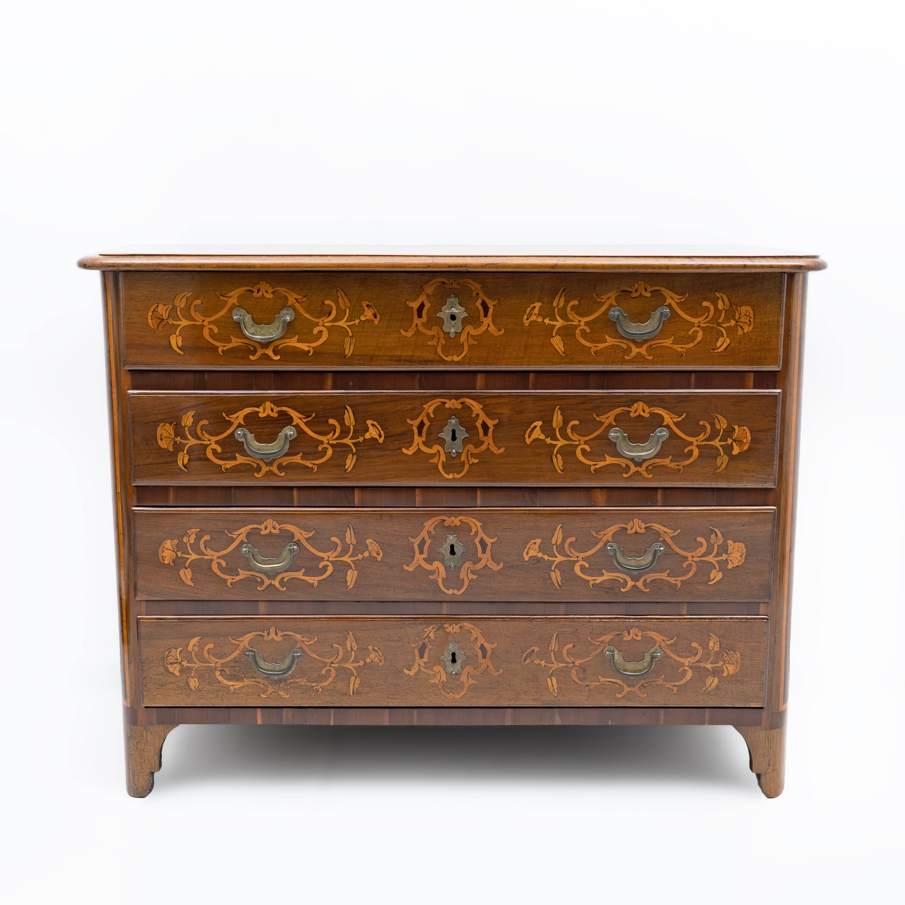 Chest of Drawers in Solid Italian Walnut with Maple Inlays, late 18th