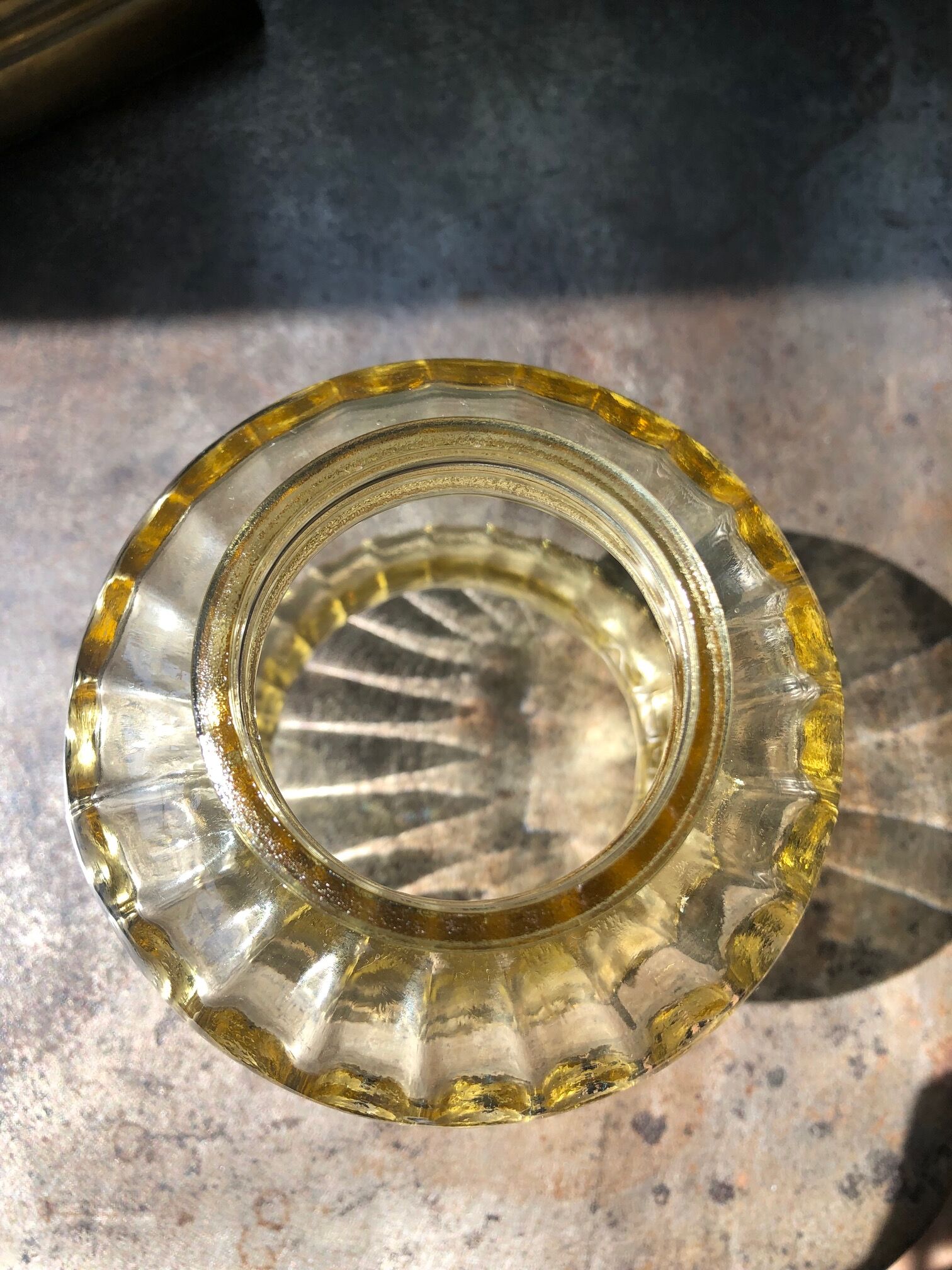 Tulipe en verre jaune
