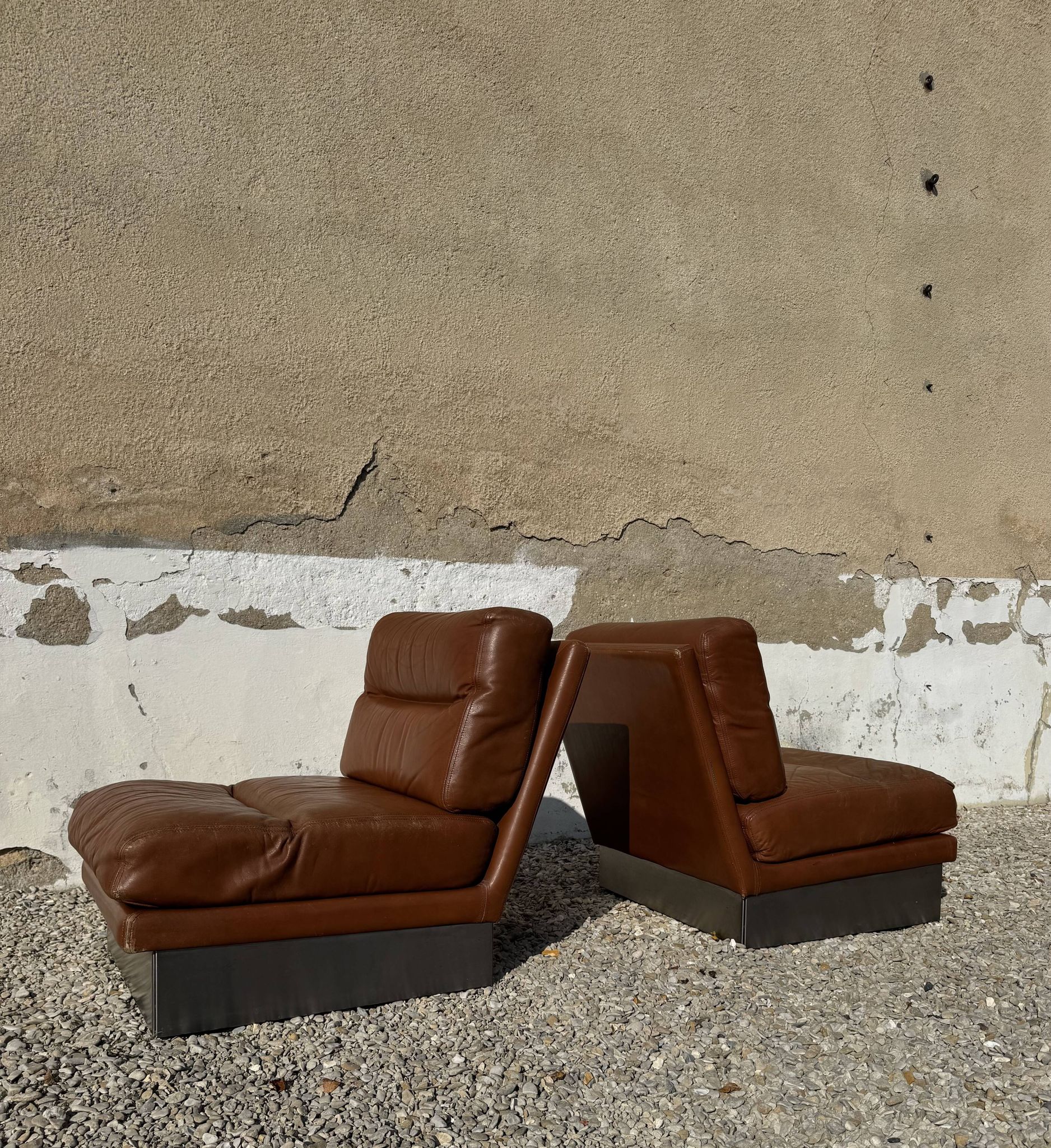 Complete vintage living room set, brushed aluminum and brown leather, France, 1970