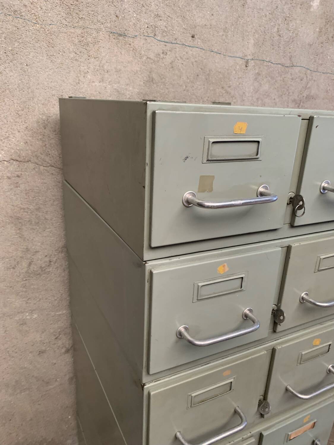 Structure of 6 vintage industrial lockers