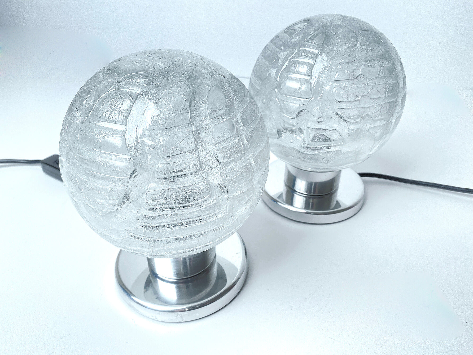 Paire de lampes de table vintage, verre structuré soufflé et chrome, annees 70