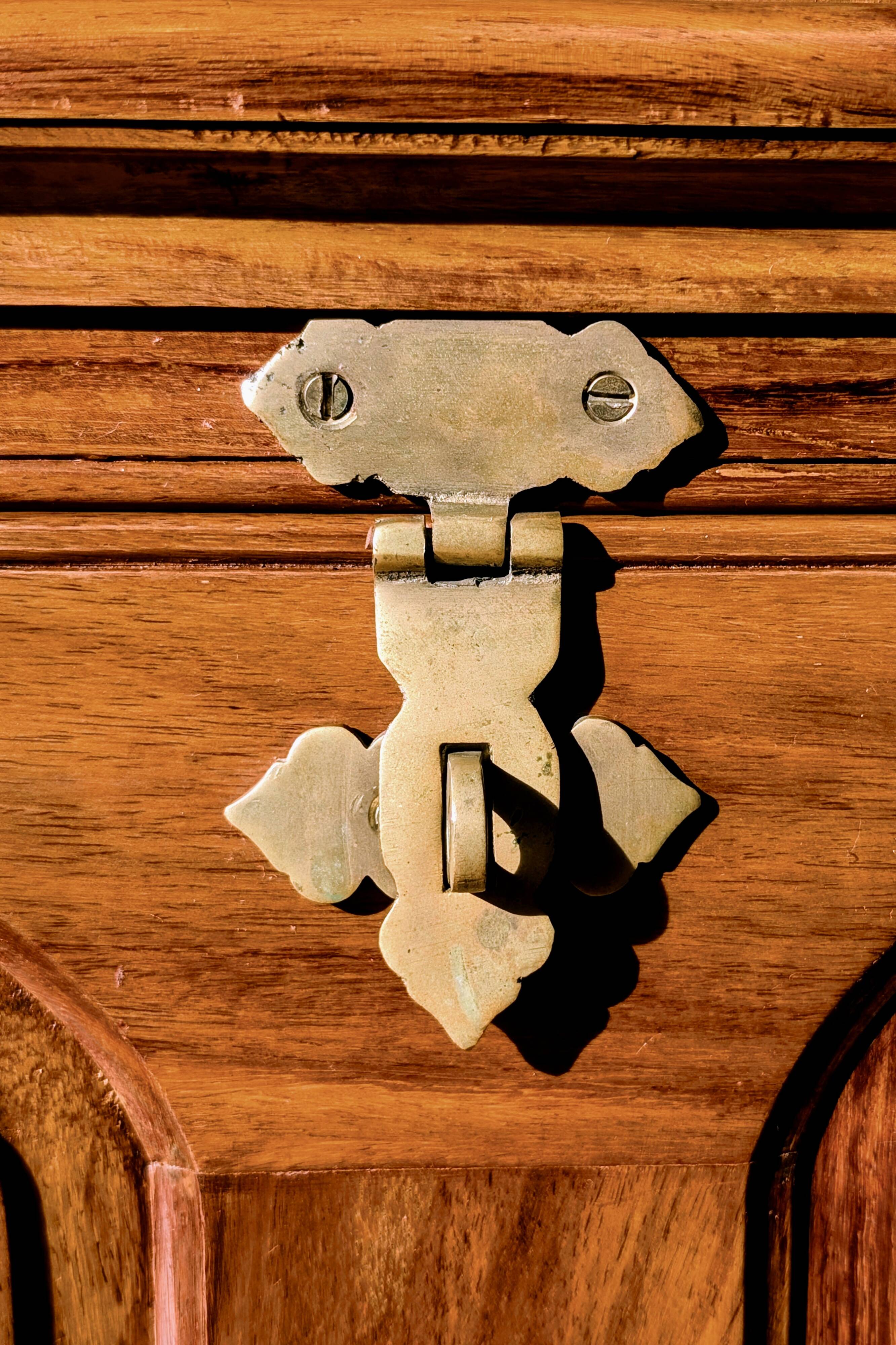 Handcrafted wooden chest with carvings – Pakistan, 1990s