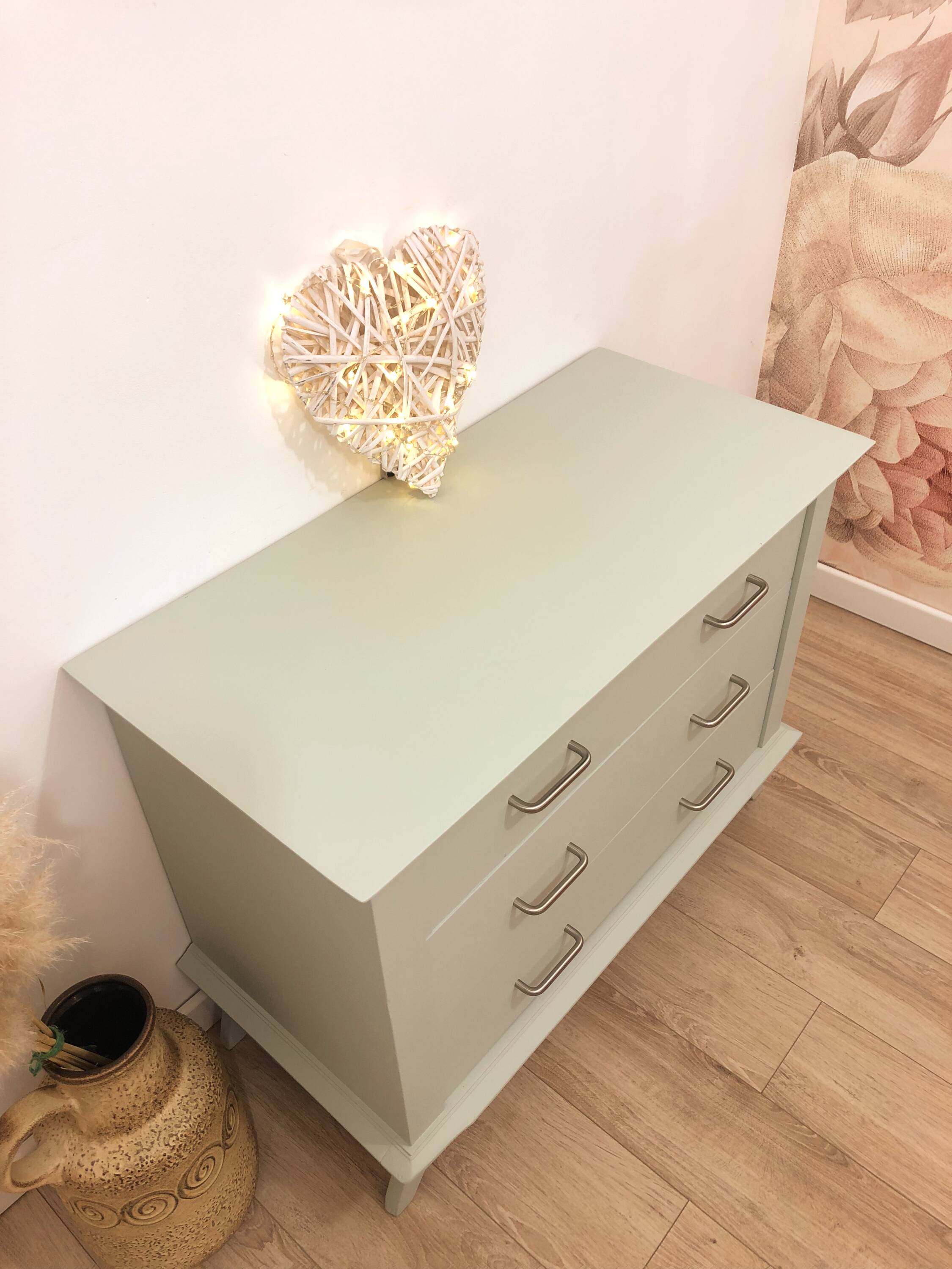 Commode des années 60, pieds compas, Douceur de l'Aube