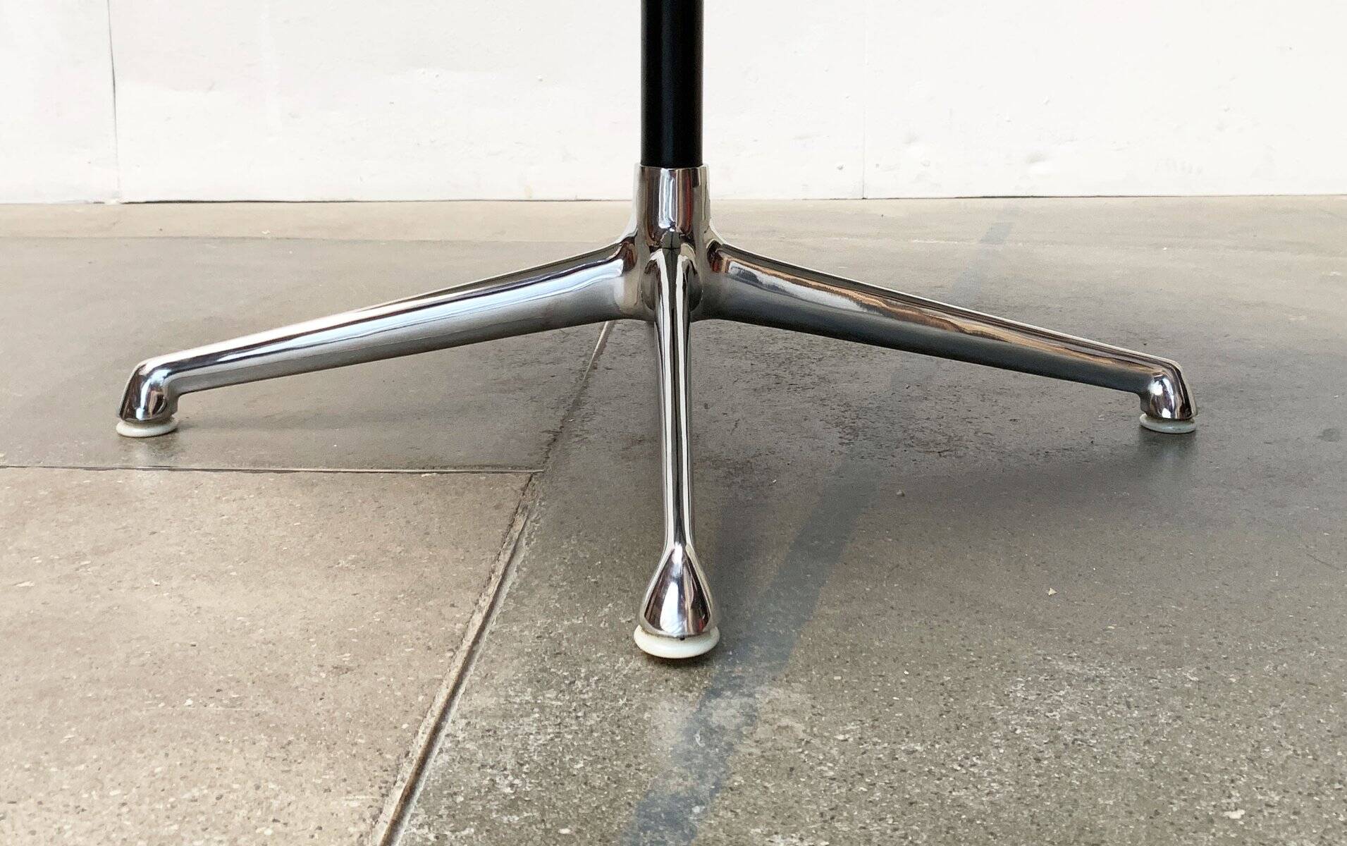 Mid-century side table by Charles & Ray Eames for Herman Miller, 1960s