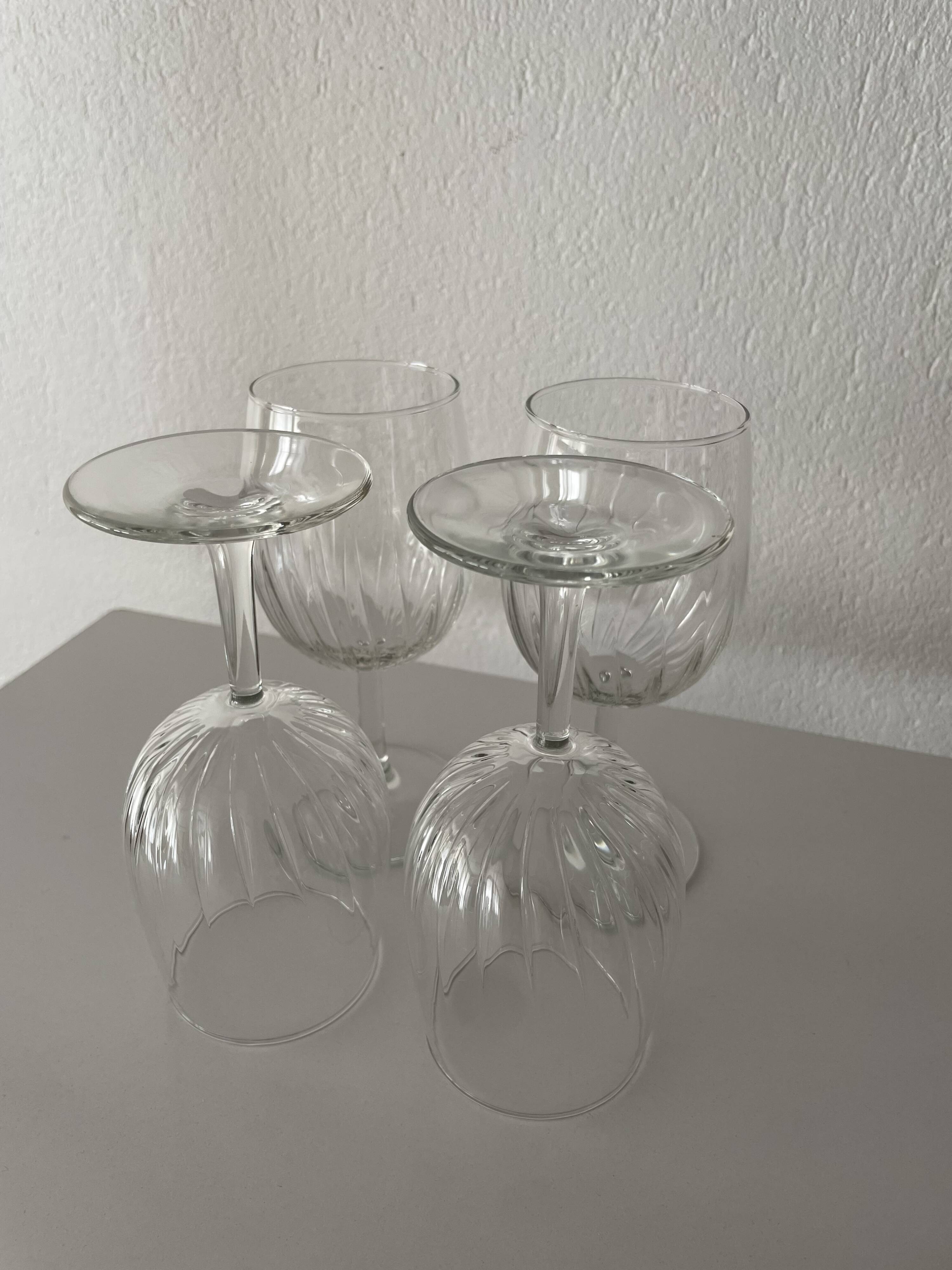 Set of stemmed glasses