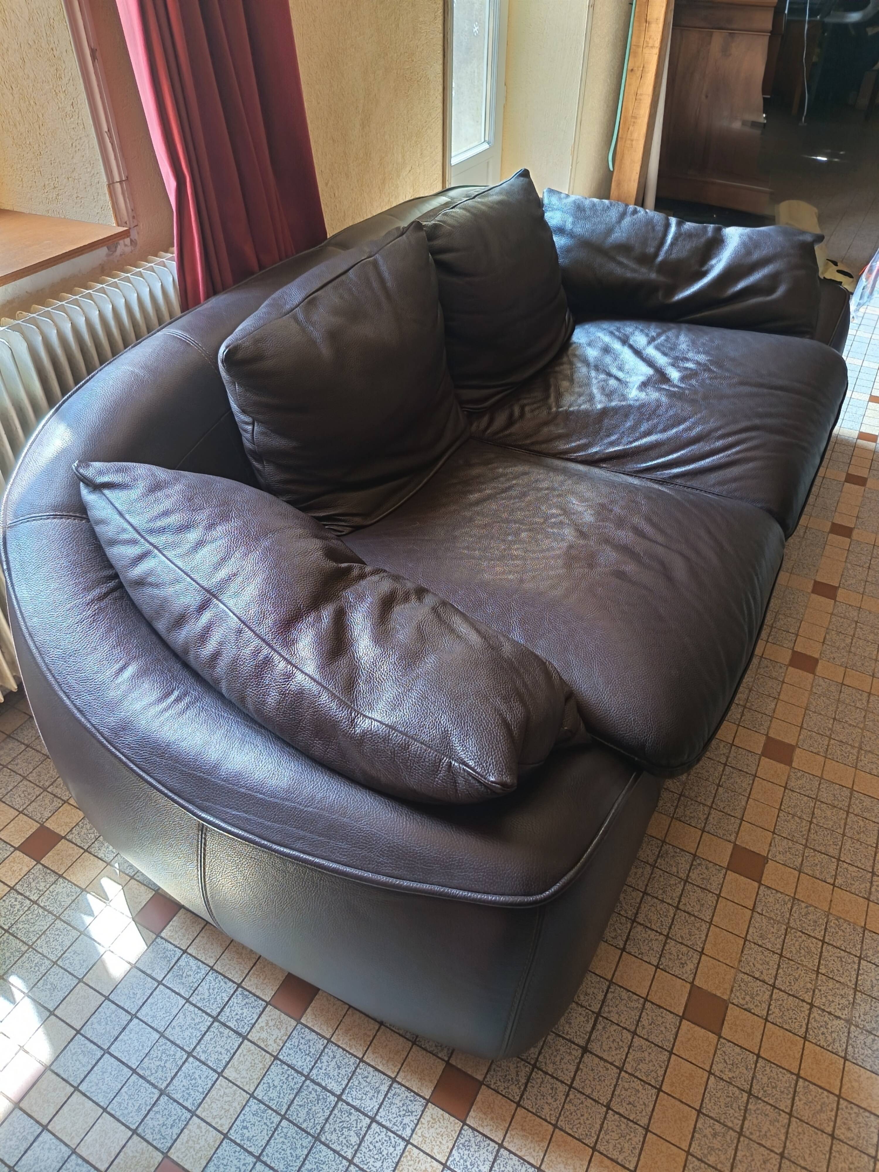 Leather sofa model "Narguilé" Tre erre S.P.A.
