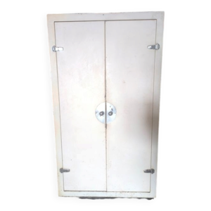Armoire de cuisine métallique