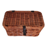Wicker trunk