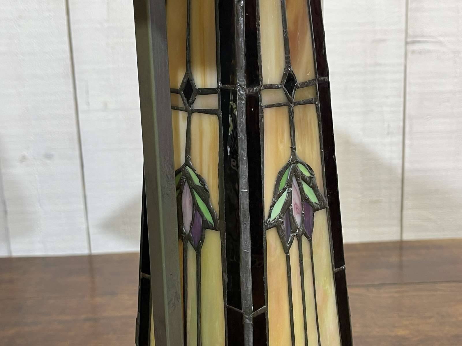 Modern Tiffany style lamp with Art Deco decor