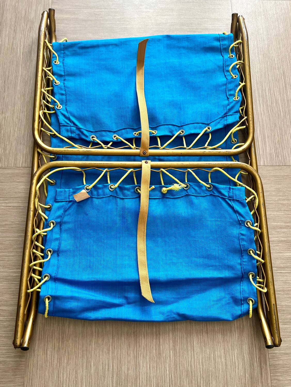 Vintage children's camp bed from the 60s/70s – very good condition.