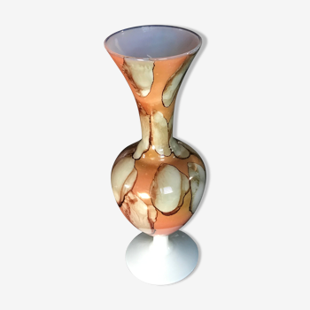 Vase soliflore en opaline émaillée décor de motifs nacrés 20 cm