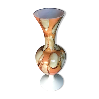 Vase soliflore en opaline émaillée décor de motifs nacrés 20 cm