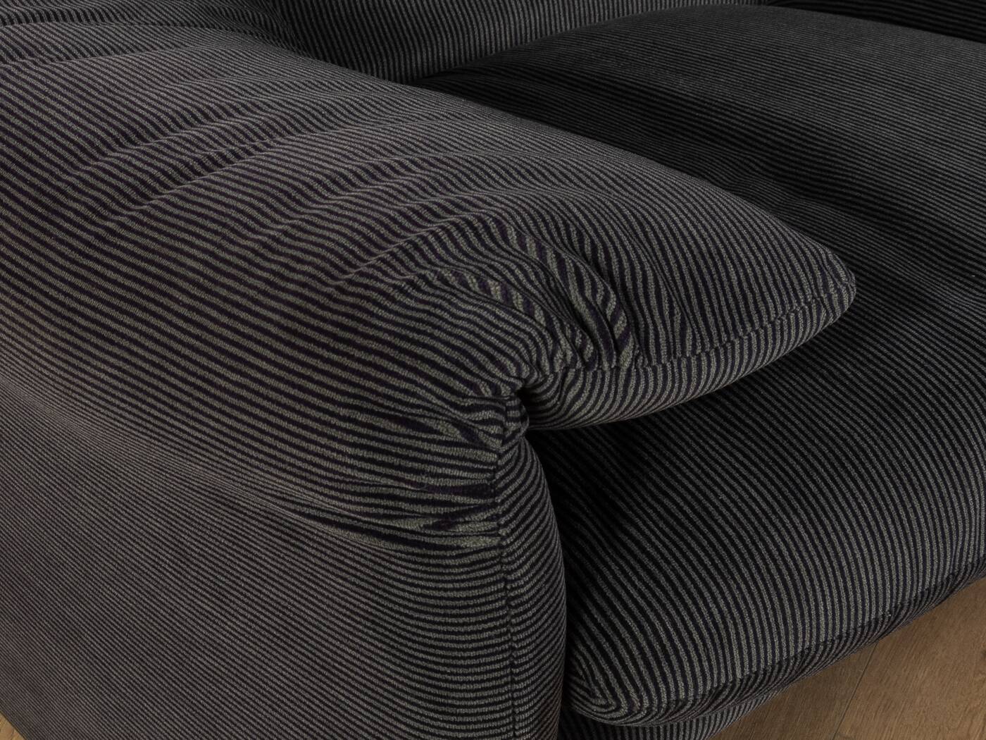 "675 MARALUNGA" sofa, Vico Magistretti, Cassina