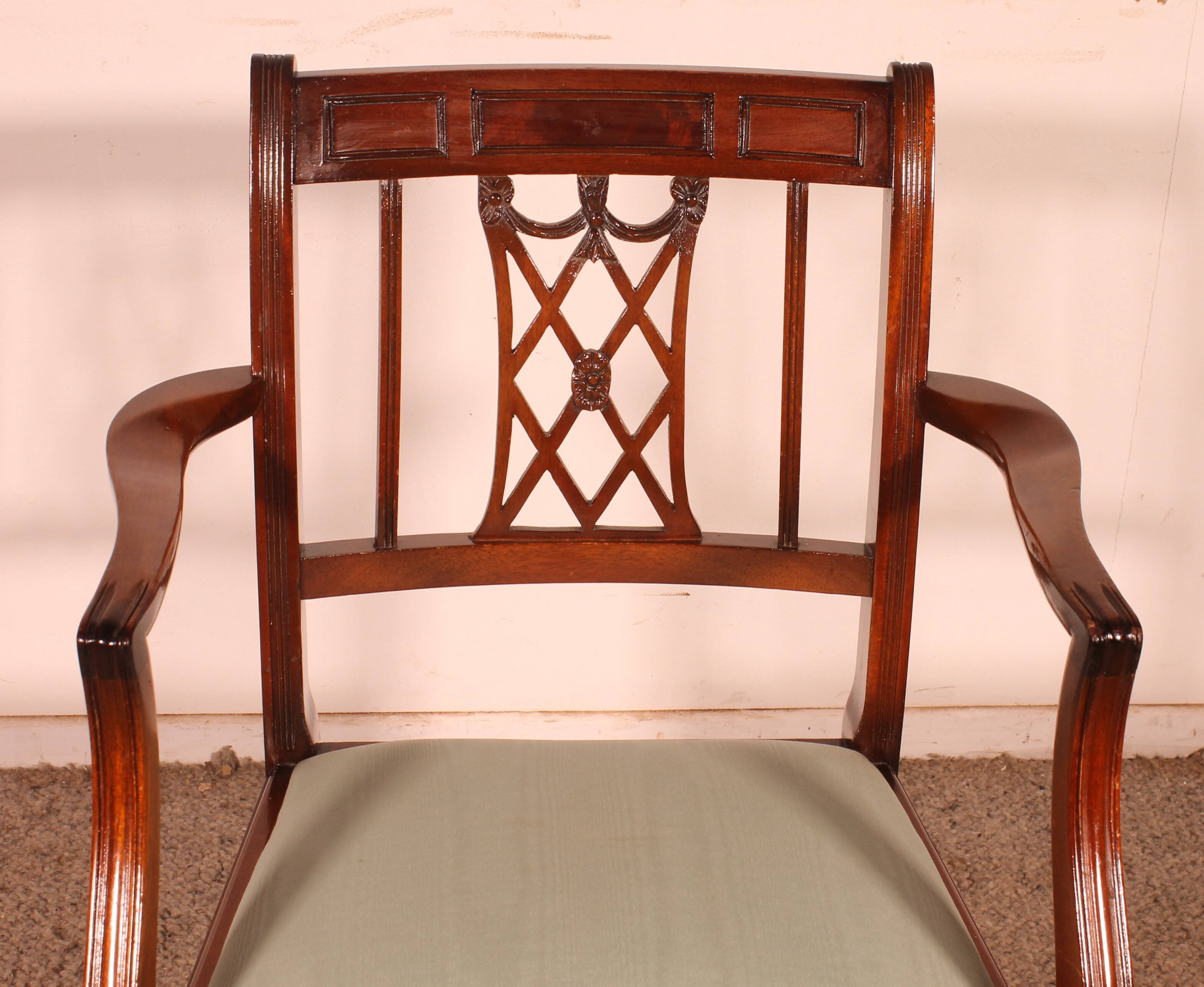 fauteuil de bureau ou autre de style hepplewhite en acajou