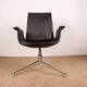 Fauteuil danois en cuir noir et acier chromé, modèle fk 6725 ou « tulip chair » par preben fabricius