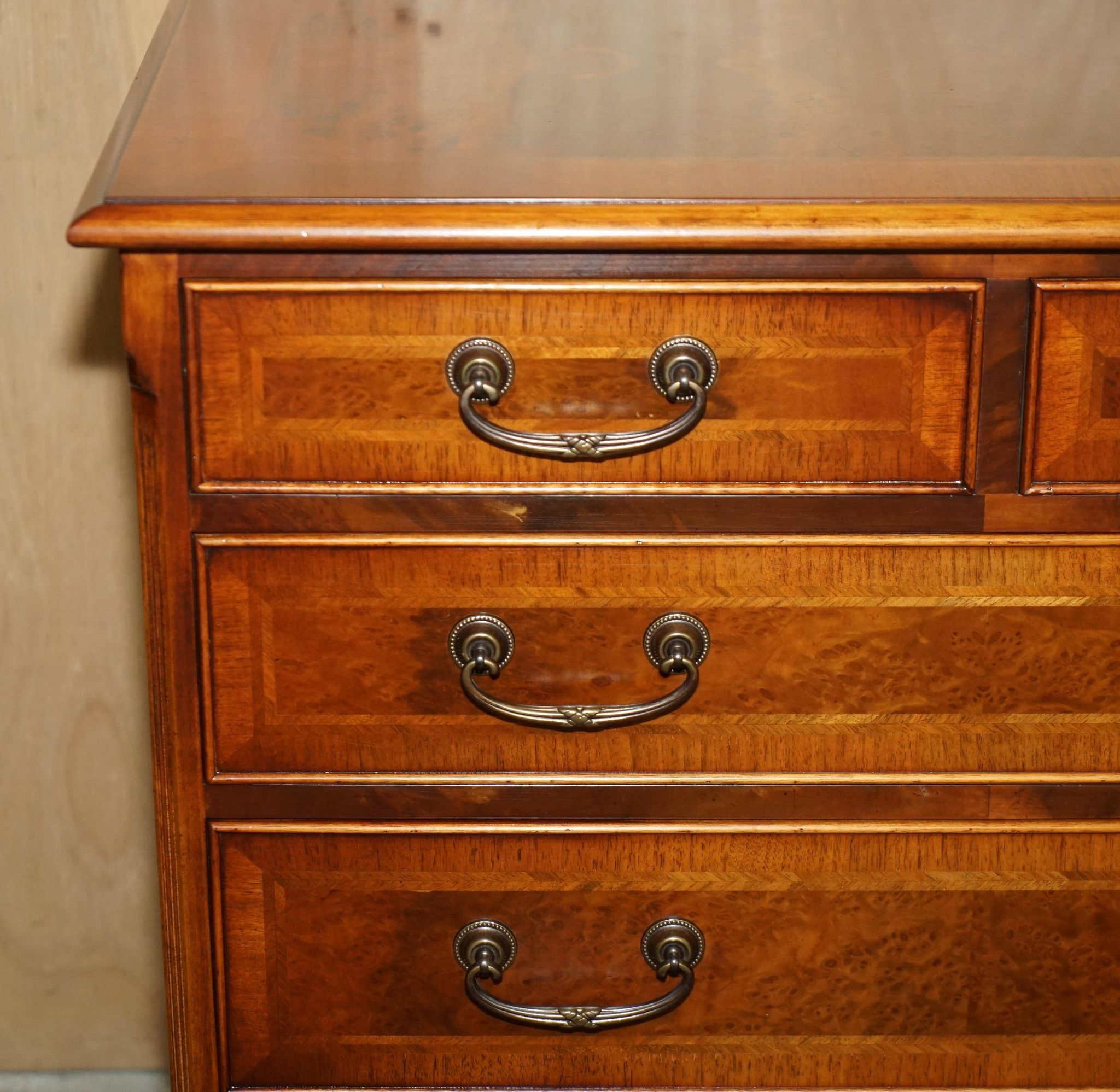 Buffet en noyer Burr & Burl avec patine