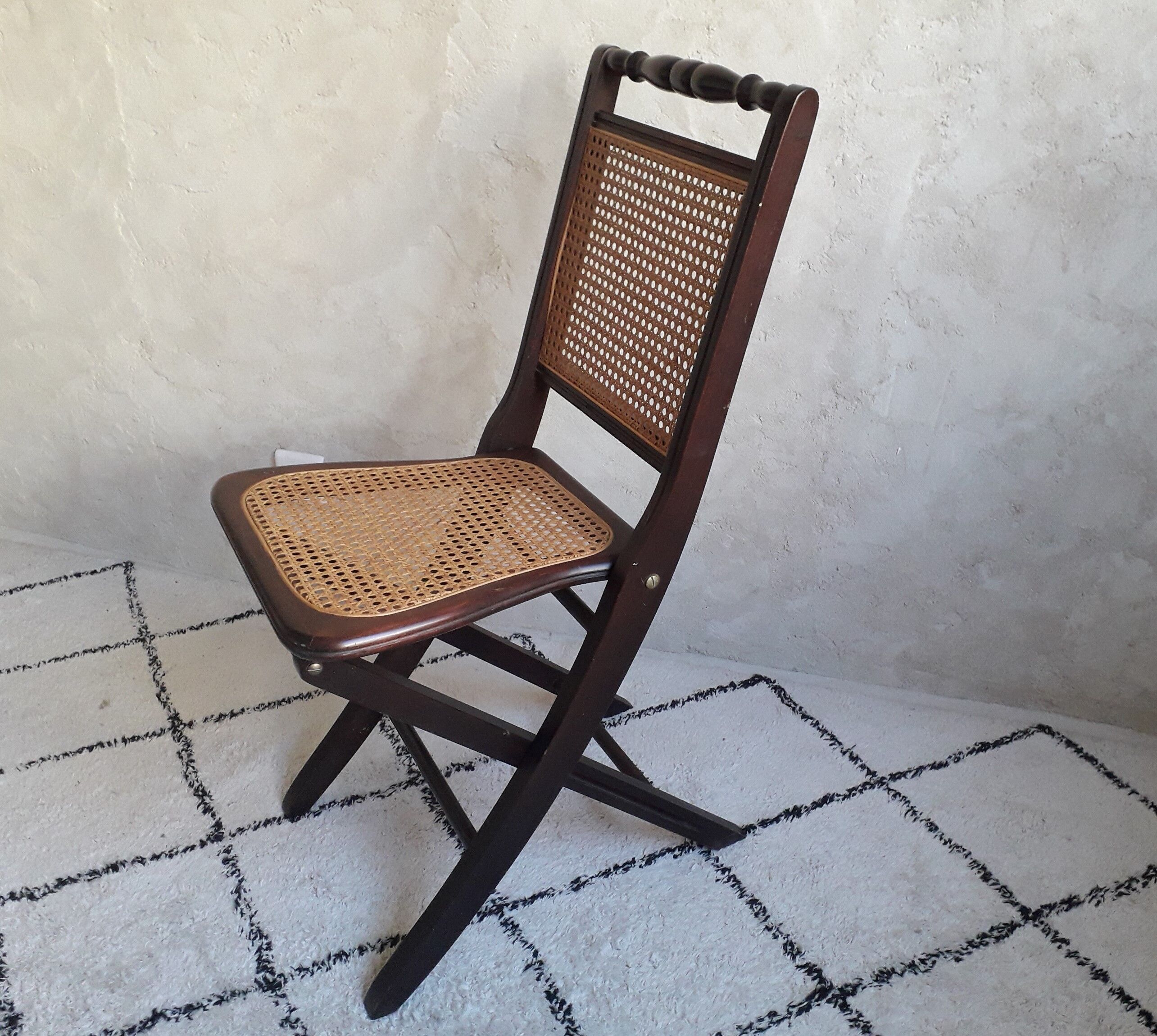 Wooden folding chair