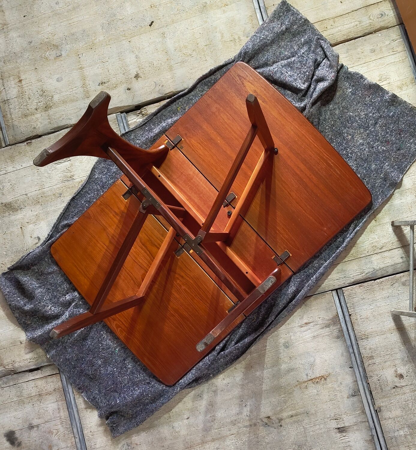 Vintage Scandinavian teak drop-leaf table, modular, 1960s.